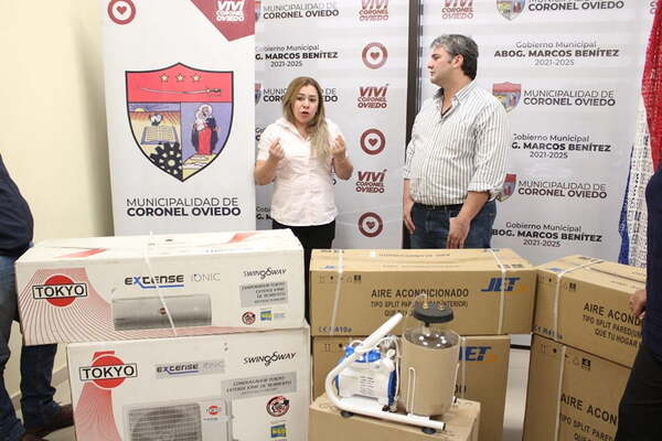 Intendente entregó acondicionadores de aire al Hospital de Coronel Oviedo - Noticiero Paraguay