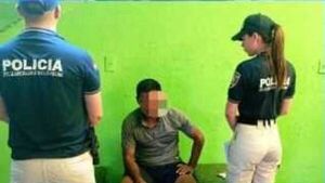 Entrenador chateaba  por wasap con alumnitos  y les pedía fotos íntimas