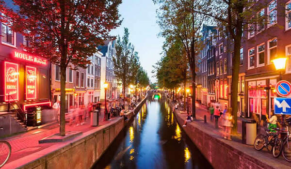 Diario HOY | Trabajadoras del sexo se manifiestan para defender barrio rojo de Ámsterdam