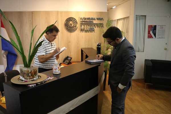 Fiscalía allana Ministerio de la Mujer ante aparente desembolso irregular de G. 3.000 millones
