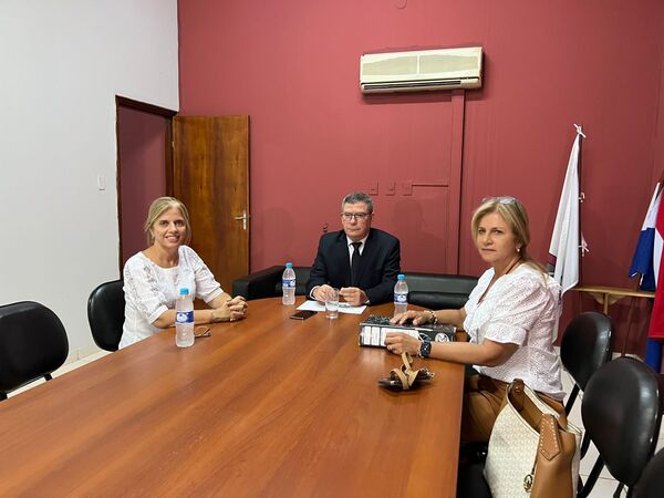 Hijas de Óscar Denis se reúnen con fiscal adjunto | Radio Regional 660 AM