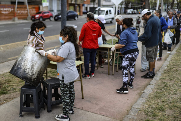 La pobreza crece en una Argentina azotada por la alta inflación - MarketData