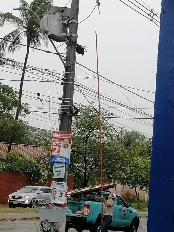La lluvia dejó sin luz a unos 30.000 clientes de la ANDE - Economía - ABC Color
