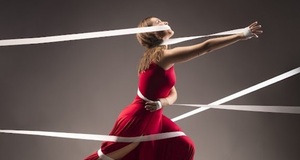 Diario HOY | "Quisiera ser yo por un instante": Danza - teatro en el Galpón del Pasaje Molas