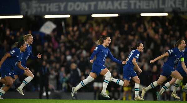 Versus / Chelsea eliminó al Lyon en penales y se enfrentará al Barcelona en las semis de la Champions femenina