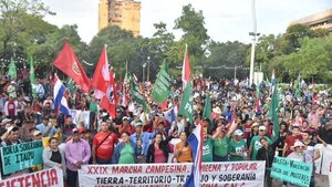 Con apoyo a Efraín y Soledad, cierra la 29ª Marcha Campesina en Asunción