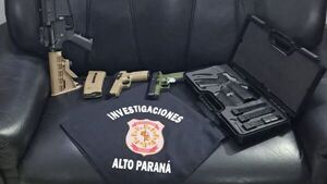 Policía y otros dos detenidos por tráfico de armas en Alto Paraná