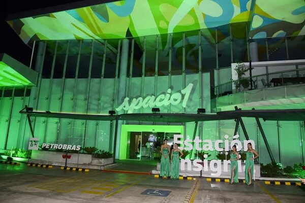 Petrobras marca nuevo hito con su estación insignia - Empresariales - ABC Color