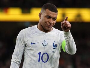 Mbappé gana 66 millones de guaraníes por hora en el París SG - Fútbol Internacional - ABC Color