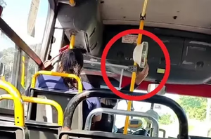 Pasajero graba a chofer validando pasajes de “usuarios fantasmas” - Noticiero Paraguay