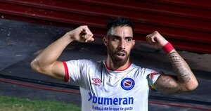 Versus / Siempre presente: Gabriel Ávalos anota en la goleada de Argentinos Juniors a Godoy Cruz