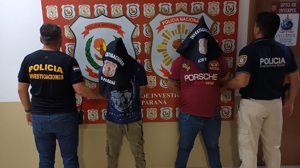 Detienen a policía y dos civiles supuestamente intentando vender armas de grueso calibre - Noticias Paraguay