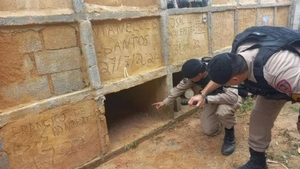 INSÓLITO: ENTIERRAN VIVA A UNA MUJER EN UN CEMENTERIO DE BRASIL - Itapúa Noticias