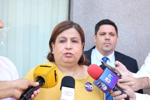 Piden a la Fiscalía General iniciar investigación sobre reguladas