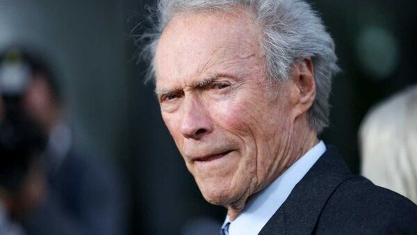 Clint Eastwood busca dirigir la última película de su carrera en Warner Bros