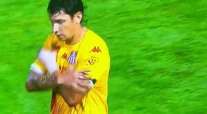 [VIDEO] El picante gesto del "Búfalo" Ovelar hacia la hinchada de Libertad