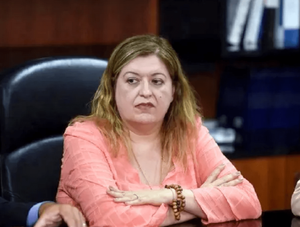 Senado aprueba denunciar penalmente a Sandra Quiñónez · Radio Monumental 1080 AM