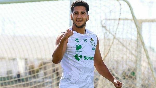 Santos Laguna ya habría tomado una decisión sobre la sitú de Cecilio Domínguez