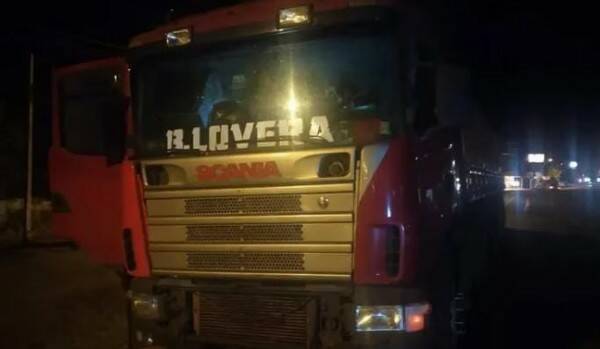 Abandonó su camión y apúrope se metió al bosque: no tenía ganas de ir al baño