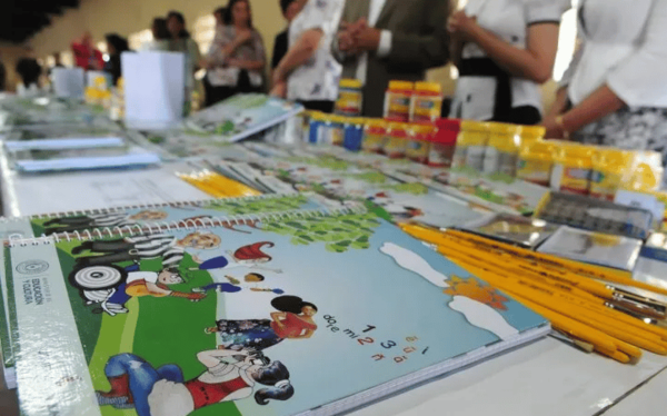 Operativo de redistribución de kits escolares en Itapúa