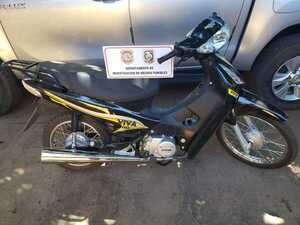 Recuperan motocicleta robada de un estudiante