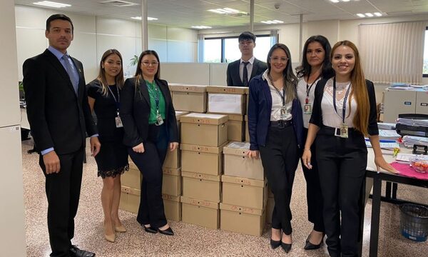 Juez interino y funcionarios sistematizan 830 expedientes con resoluciones definitivas y manda a archivo