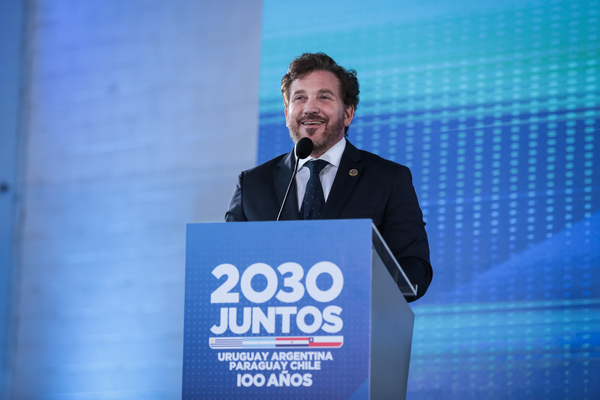 Alejandro Domínguez presiona por el Mundial 2030 - C9N