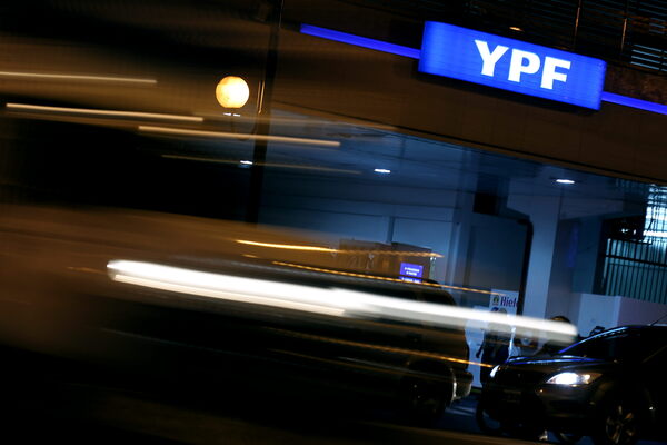 Justicia de EE.UU. condena a Argentina en caso por nacionalización de YPF - MarketData