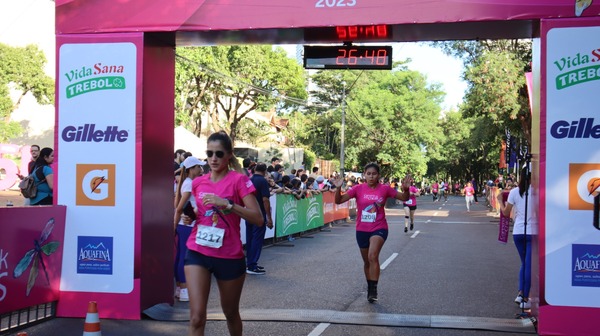 Carrera de las Chicas 5k tiñó de rosa la Avenida Santa Teresa | Lifestyle | 5Días