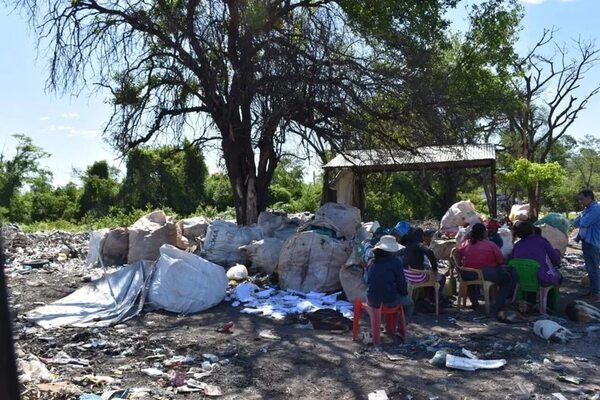 Se reduce la pobreza total y crece la pobreza extrema en Paraguay, según los datos del INE - Economía - ABC Color