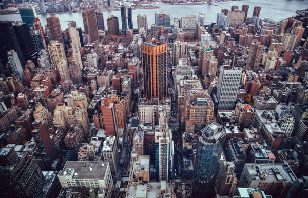 Nueva York alcanza a la City de Londres como centro financiero global - Revista PLUS