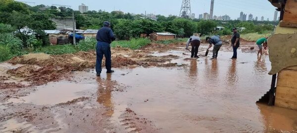 Tras temporal, el agua llegó hasta los albergues de afectados por inundaciones - Nacionales - ABC Color
