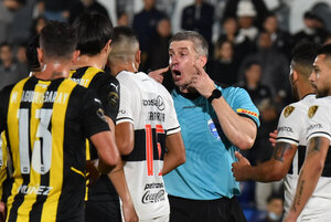 Versus / Libertadores 2023: Árbitros designados para los equipos paraguayos en Copa