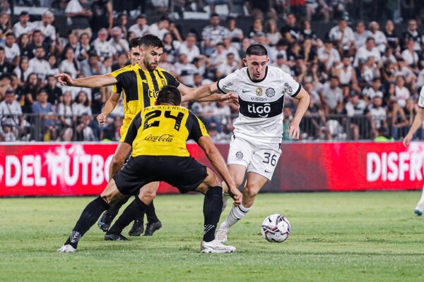 Guaraní se aprovechó de un Olimpia que se hunde en su crisis y se quedó con el añejo | 1000 Noticias