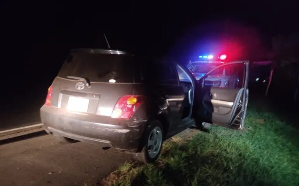 Dueña de auto robado encontró su vehículo abandonado por los ladrones - Policiales - ABC Color