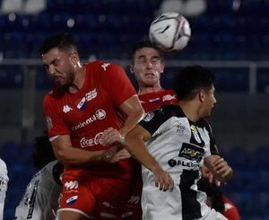 Tacuary - Nacional, en desabrido empate - Fútbol - ABC Color