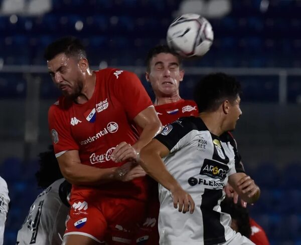 Tacuary - Nacional, en desabrido empate - Fútbol - ABC Color