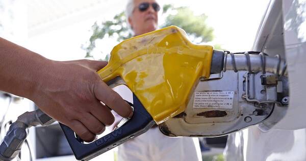 La Nación / Petropar y estaciones privadas ya están con descuentos en diésel