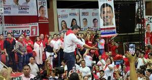 La Nación / Santiago Peña: “Quienes nos atacan quieren atacar a la familia, a la vida y al trabajo”