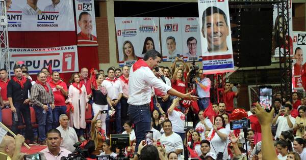 La Nación / Santiago Peña: “Quienes nos atacan quieren atacar a la familia, a la vida y al trabajo”