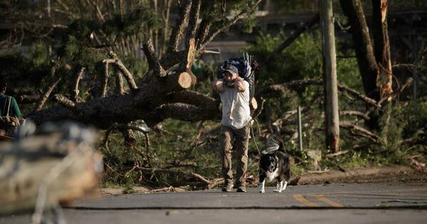La Nación / Tornado con tormentas dejan seis muertos en EEUU