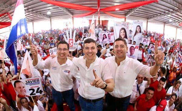 Multitudinaria gira de Peña en Alto Paraná - El Trueno