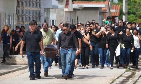 Despidieron a maestra atropellada en Mariano Roque Alonso