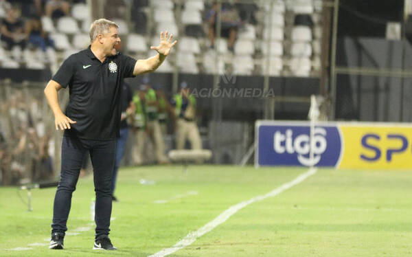 "Nuestro DT está más perdido que perro en cancha de bochas"