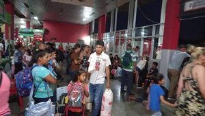 Estación de Buses: muchos pasajeros adelantan el “éxodo” de Semana Santa - Nacionales - ABC Color