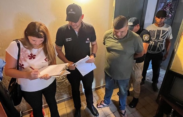 Allanamiento en hotel y detención de hombre que habría abusado de una joven tras captarla con un anuncio de trabajo falso