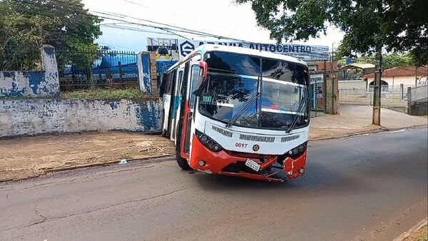 Bus pierde los frenos y atropella a un motociclista en Ciudad del Este
