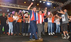 Alegre ratifica que la corrupción y la mafia son los enemigos de la patria - ABC en el Este - ABC Color