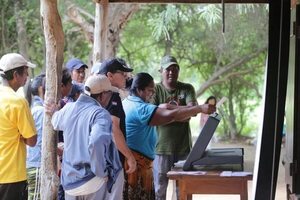 Intensifican capacitaciones en comunidades indígenas - Política - ABC Color