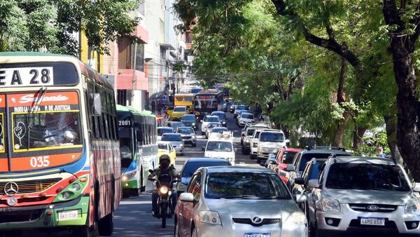 Caos vehicular se agudiza por la mala gestión y pésimo transporte